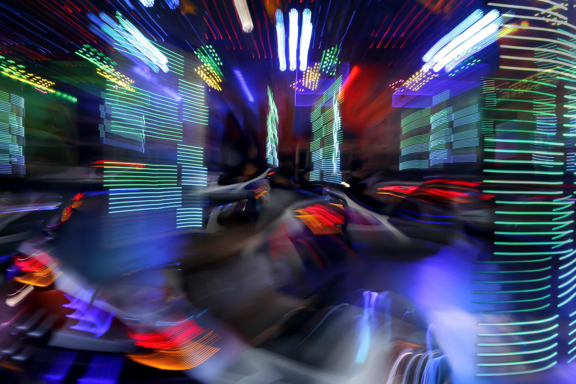 space shifter, nicolaus herrmann, composing, langzeitbelichtung, lights, space, fotografie, photography, raum, unendlichkeit, lichtspuren, bunt,farbig, science fiction